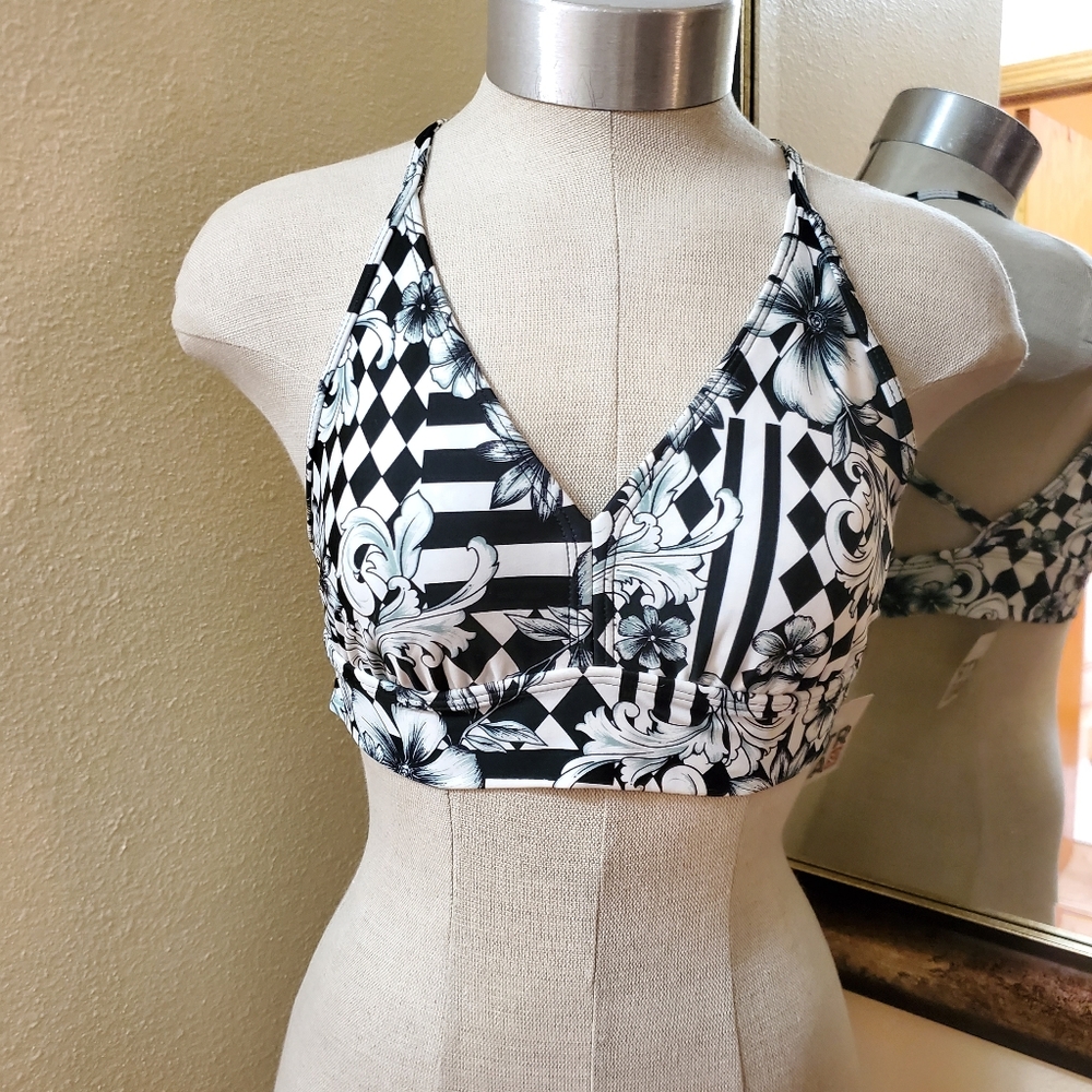 New KTRNA Dance-Inspired Activewear Sports Bra Size Small
